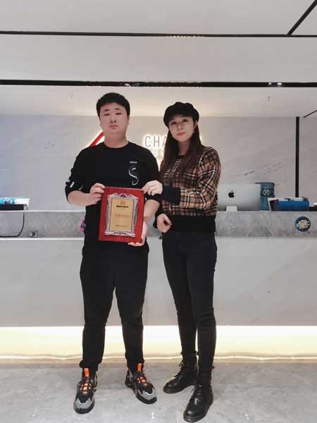 恭喜四川廣安的張先生簽約帽牌貨冒菜加盟品牌