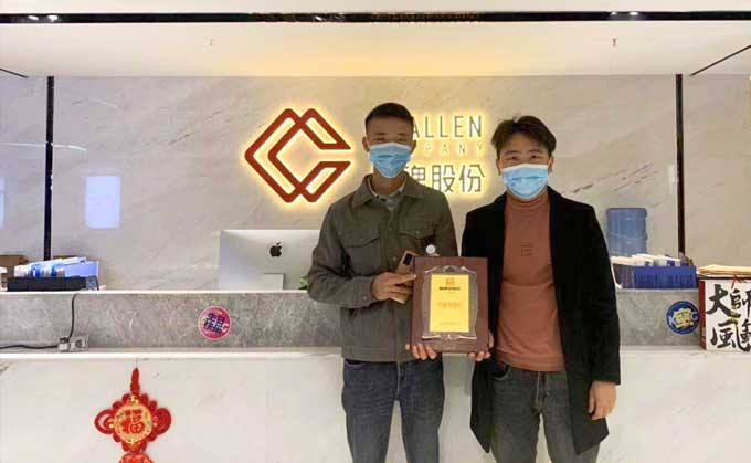 恭喜重慶的吳先生簽約帽牌貨冒菜加盟品牌