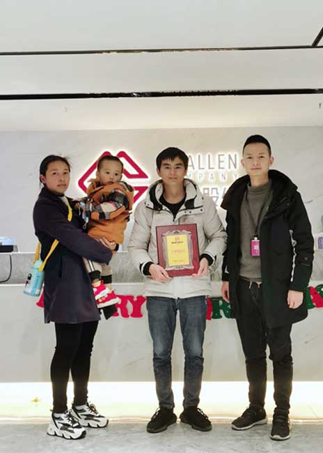 云南玉溪的陳先生夫婦對(duì)口味非常認(rèn)可