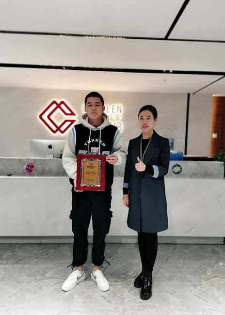 廣西金秀的張先生加盟帽牌貨冒菜