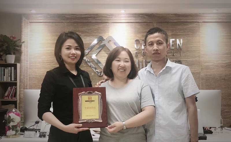 恭喜安徽蕪湖的葉先生簽約帽牌貨冒菜加盟品牌 恭喜安徽蕪湖的葉先生簽約帽牌貨冒菜加盟品牌