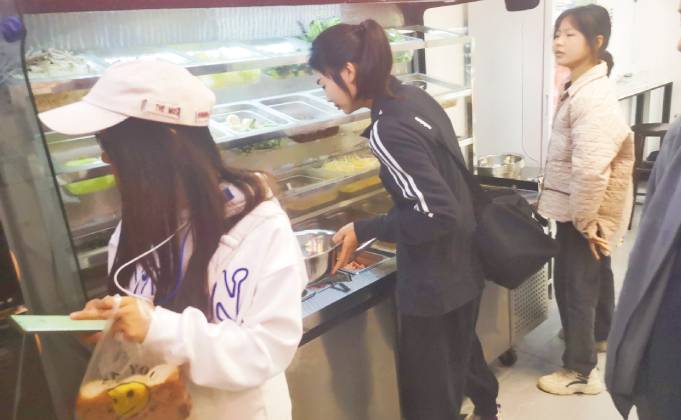 加盟一個冒菜店需要了解些什么？