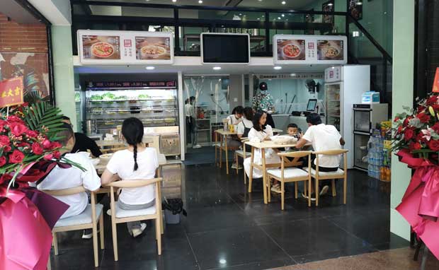 一個好的冒菜加盟品牌應(yīng)該具備幾大優(yōu)勢