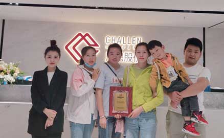 云南的左女士開有一家雞排加盟店