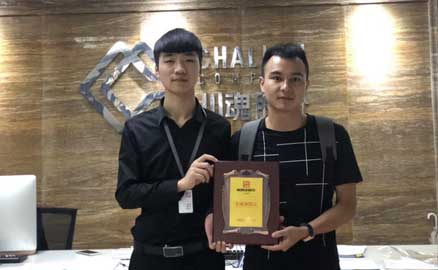 云南普洱的馬先生與帽牌貨冒菜加盟簽約