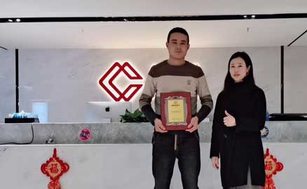 四川巴中的蔣先生加盟帽牌貨冒菜