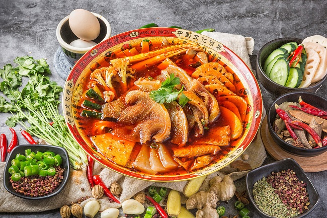 帽牌貨冒菜自面市以來(lái)，在市場(chǎng)上受到了廣泛的認(rèn)可和好評(píng)，也吸引了不少有志之士加盟。那么，帽牌貨冒菜加盟的費(fèi)用是多少呢？