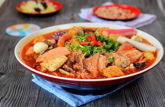 開(kāi)一家冒菜店要多少錢？開(kāi)店前應(yīng)該注意哪些事項(xiàng)？