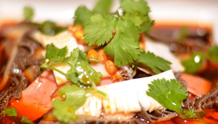 學(xué)加盟帽牌貨冒菜哪里好？加盟支持有哪些？