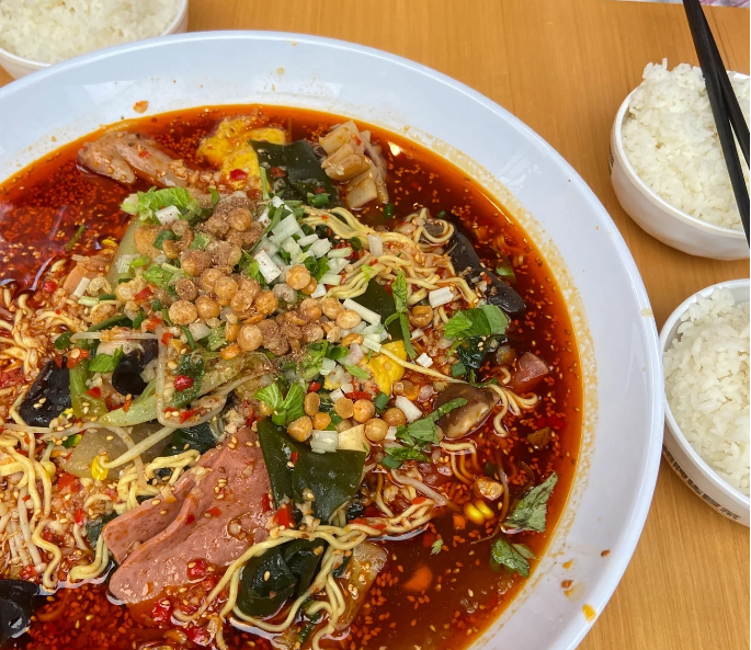 冒菜好吃還是麻辣燙好吃，哪一個更好吃