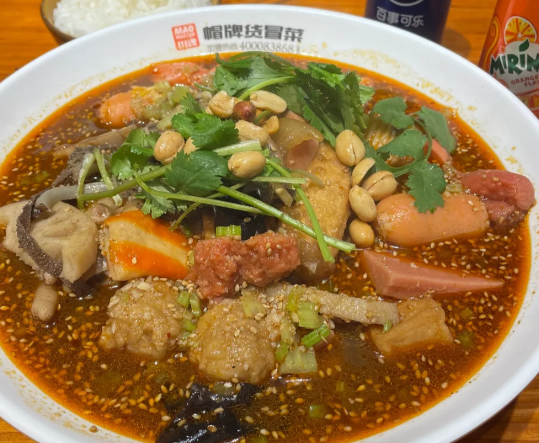 在學(xué)校旁邊開冒菜好嗎