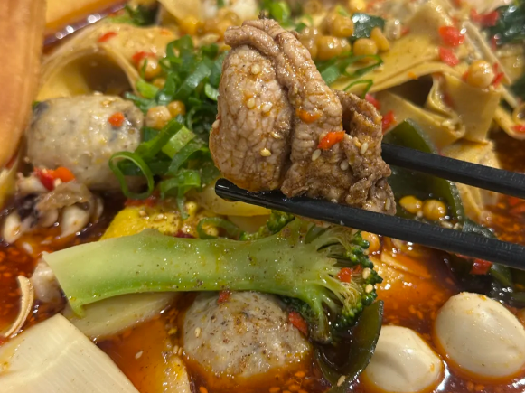 小縣城夫妻創(chuàng)業(yè)選啥？帽牌冒菜就很不錯