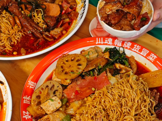 冒菜店沒人氣？帽牌貨教你幾招，顧客坐滿店